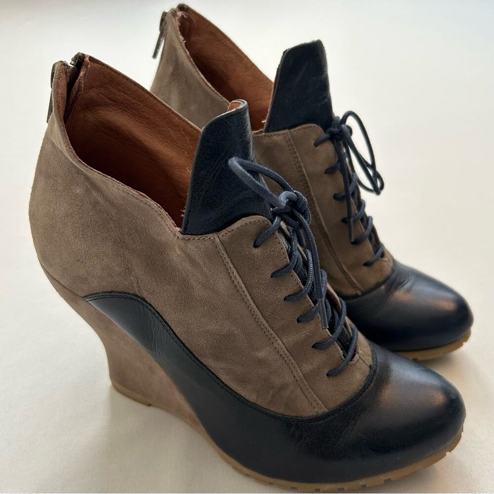 Anthropologie Lucky Penny City Spectator Wedges Taupe Navy Blue Eur 37